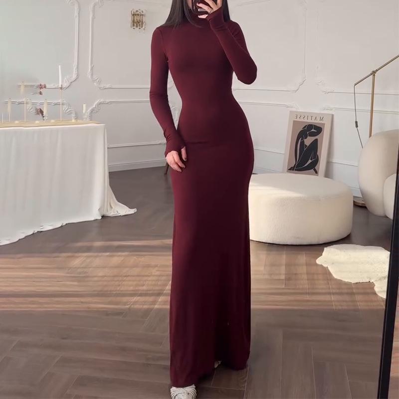 Robe moulante unie à col haut Printemps 2025