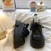 Retro-Plateau mit Rock Einzelne Schuhe Damenmode trendig mit Schnürung Kleine Lederschuhe Damen Frühling und Herbst Neue Modelle