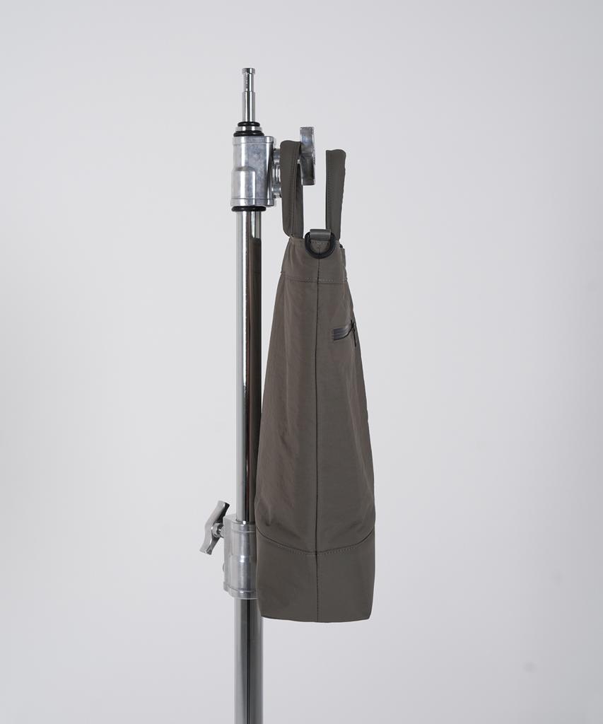 Thetung [Saeneul] Nylon Minimalist Tote Bag [Taupe]