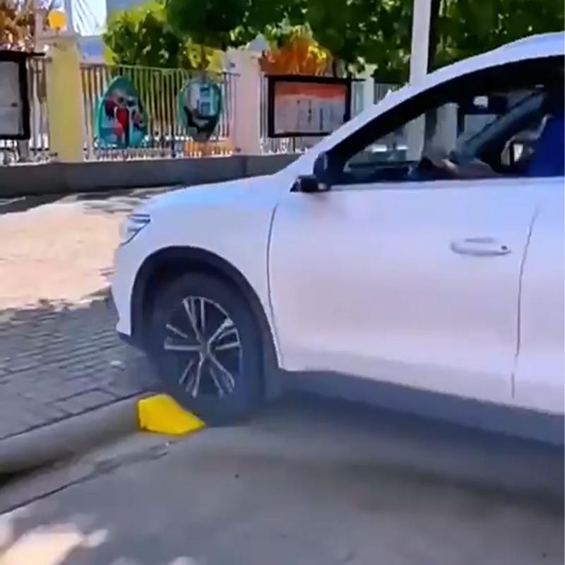 Portable Car Wheel Driveway Ramps Anti Slip Curb Ramp 4cm for Trailer Truck Bike Tire Threshold Auto Accessories