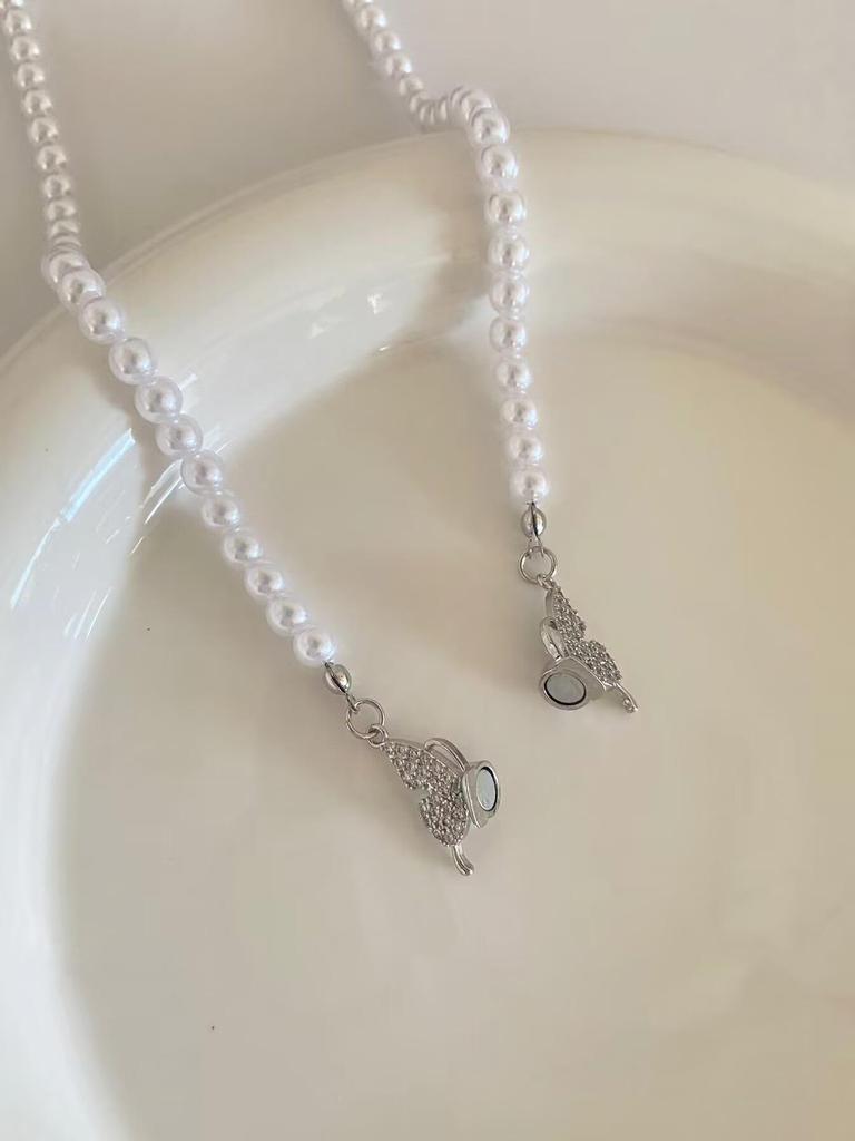 Silver Butterfly Pearl Necklace with Magnetic Detachable Design for Women - Delicate Micro-set Clavicle Chain