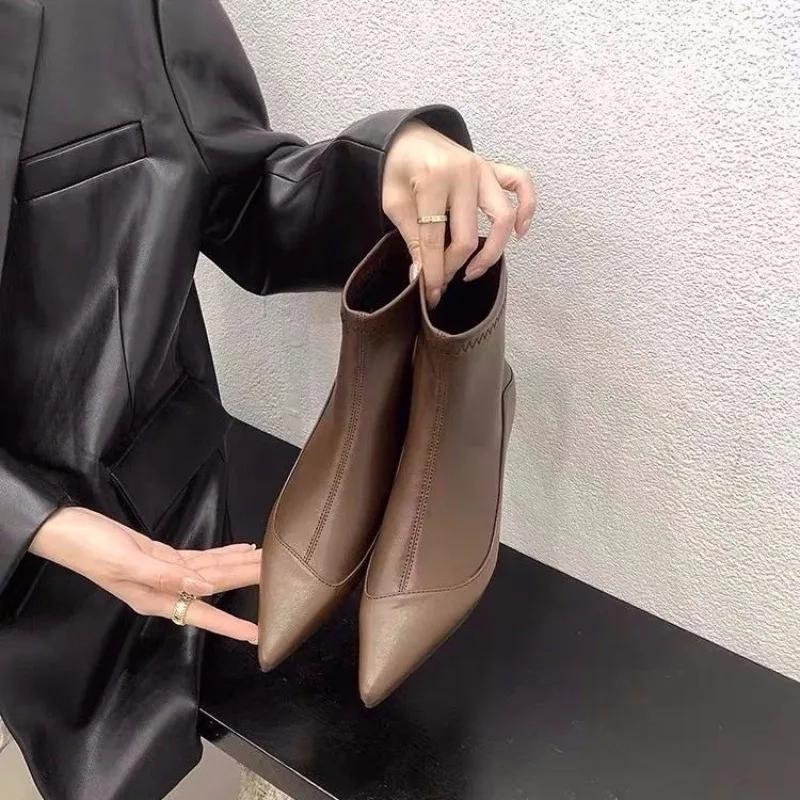 Non-slip Low Heel Booties Women's New Fashion Pointed Toe Sleeve Soft Leather Versatile Show Skinny Boots