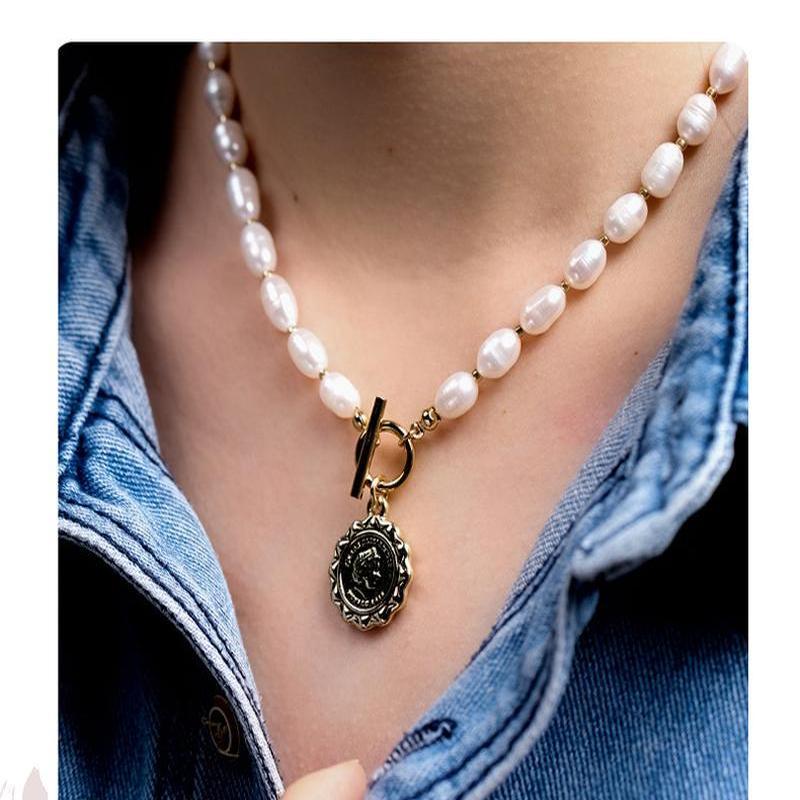 

Европейские и американские ожерелья в стиле ретро в форме барокко, пресноводный жемчуг, нишевый дизайн, модная темпераментная цепочка на ключицу