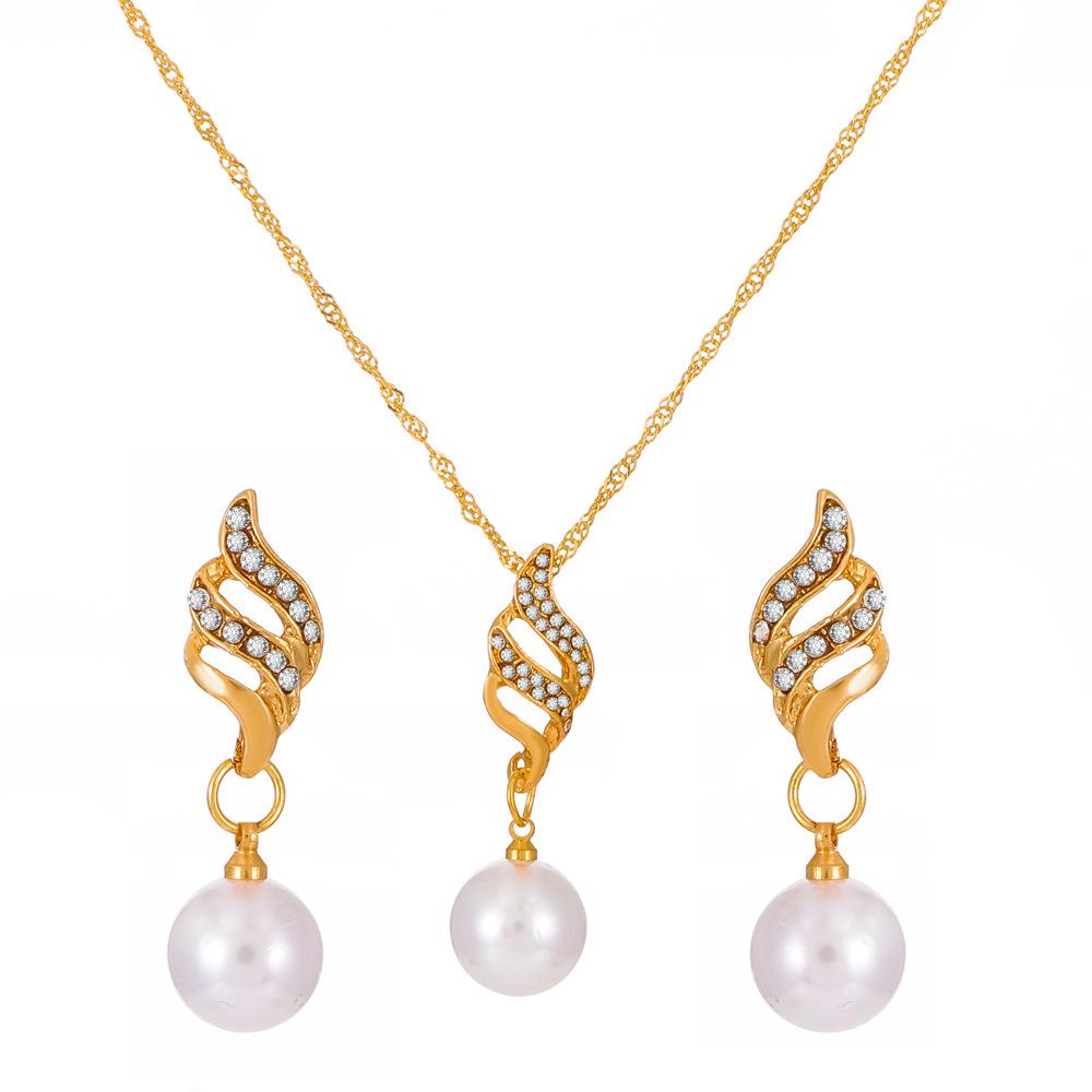 Elegant Pearl Teardrop Necklace & Stud Earrings Set for Bridal