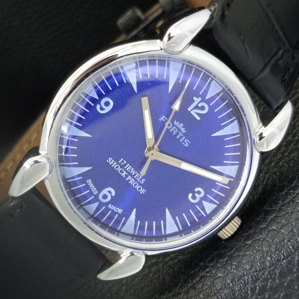 

REFURBISHED VINTAGE HAND-WINDING SWISS MENS BLUE COLOR DIAL WATCH a700838-5 R205a-a700838