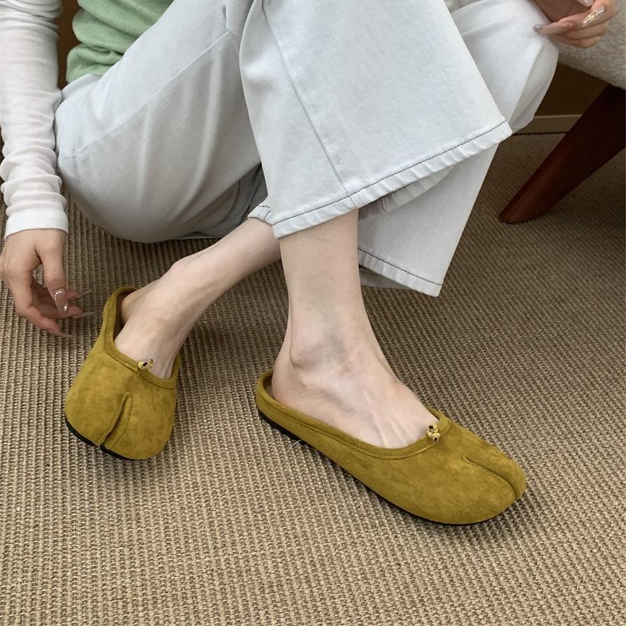 Gentle evening wind pig's trotters split-toe shoes women's 2025 summer new suede Korean version soft sole light mouth half slippers