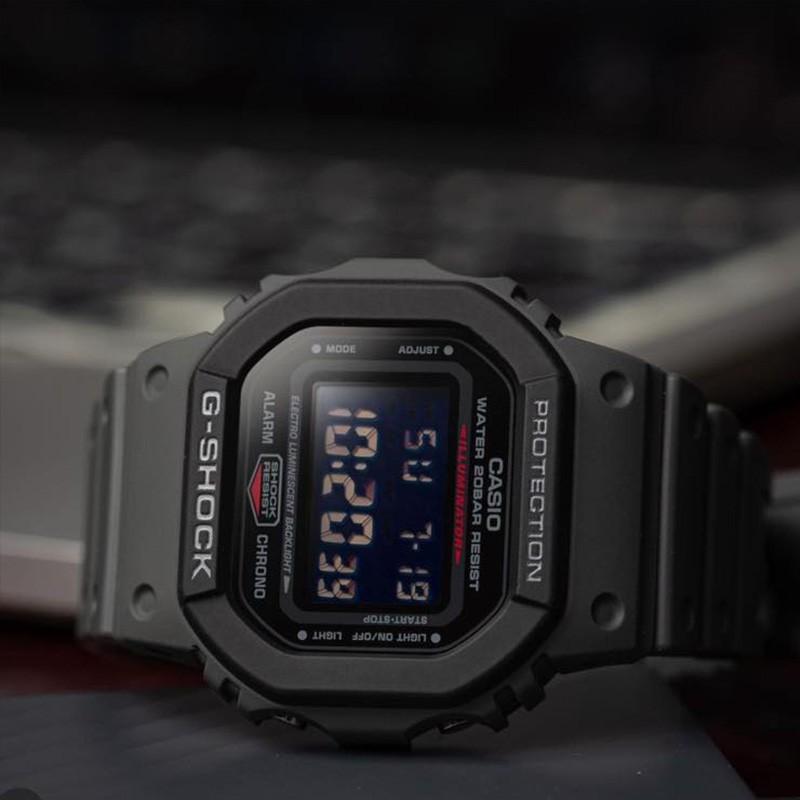 Casio G-SHOCK Serisi Modaya Uygun Sokak Klasik Küçük Kare LCD Ekran Spor Su Geçirmez ve Darbeye Dayanıklı Kuvars Mekanizma Reçine Kayış DW-5610SU-8