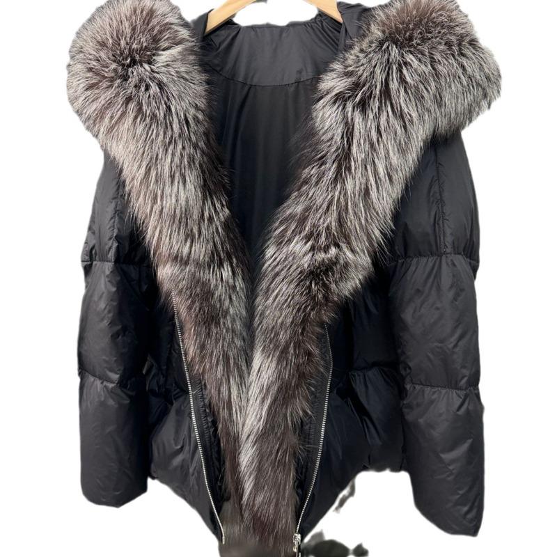 A Haining Fur Women's High-end New 90 White Duck Down Fashionable Fox Hair Hooded Down Jacket
