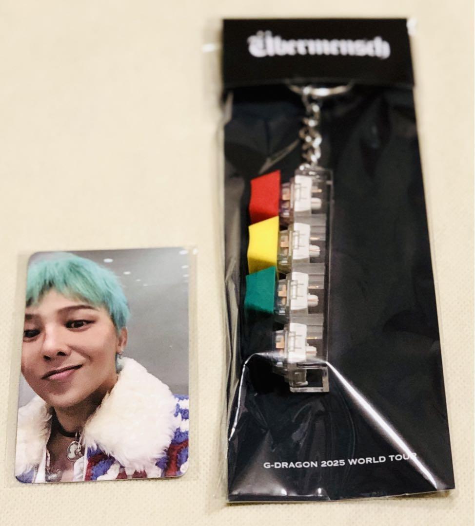 

[USED] G-DRAGON Jiyoung Soulcon Admission Bonus Trading Card Keycap Key Ring