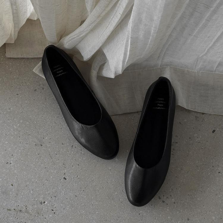 The new product is not extravagant and original, giant soft witch shoes~ leather flat-bottomed ballet single shoes women's spring 2025 versatile c
