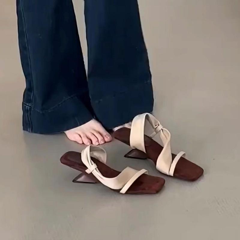 Niche high-end French fairy style one-word square head slippers 2025 new summer temperament versatile high heels sandals