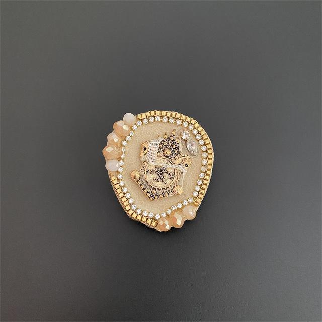 Classic Women Elegant  Number Pearl Crystal Brooch Badges Chains Tassel Exquisite Vintage Casual Suit Coat Pins Buckle Brooches