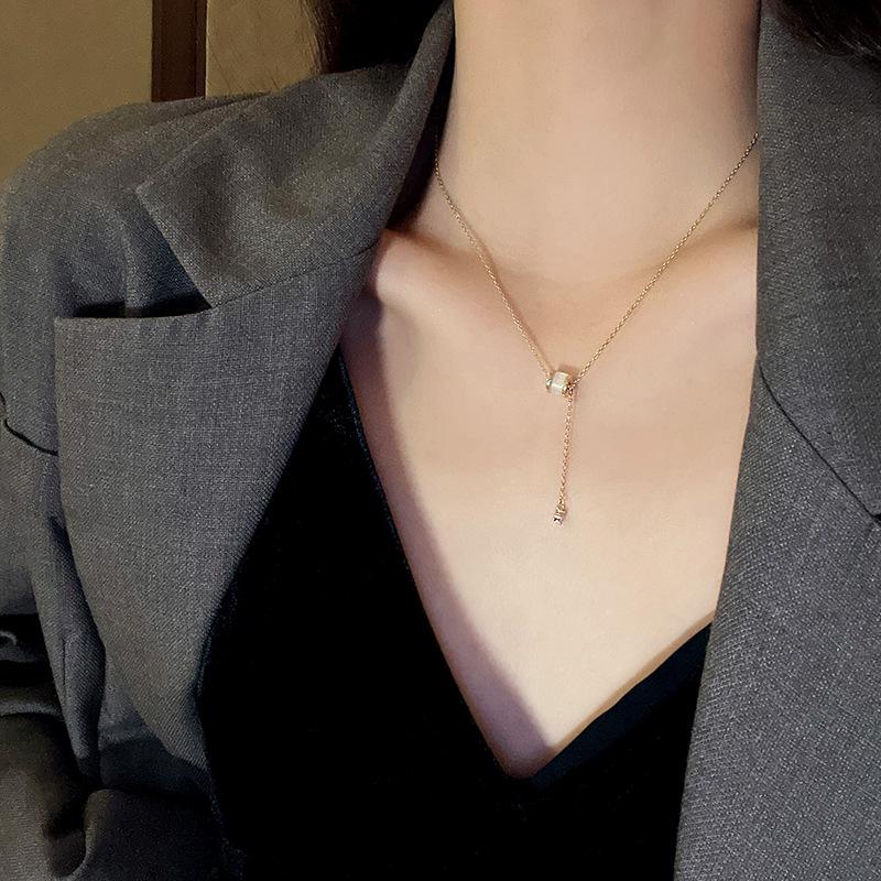 Titanium steel necklace female design sense opal pendant Korean Internet celebrity explosion collarbone chain accessories
