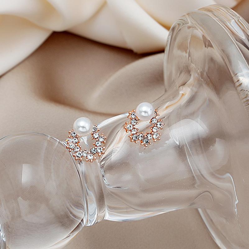 Simple Geometric Pearl Stud Earrings Exquisite Commuter Superior Earrings Earrings