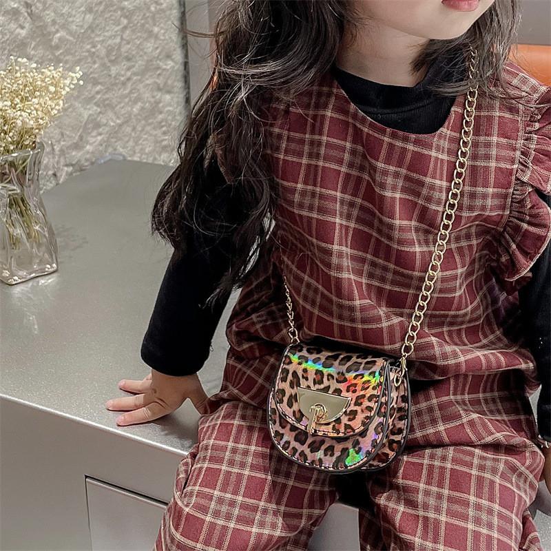 Stylish Mini Leopard Print Crossbody Bag For Girls With Chic Chain Strap And Trendy Design