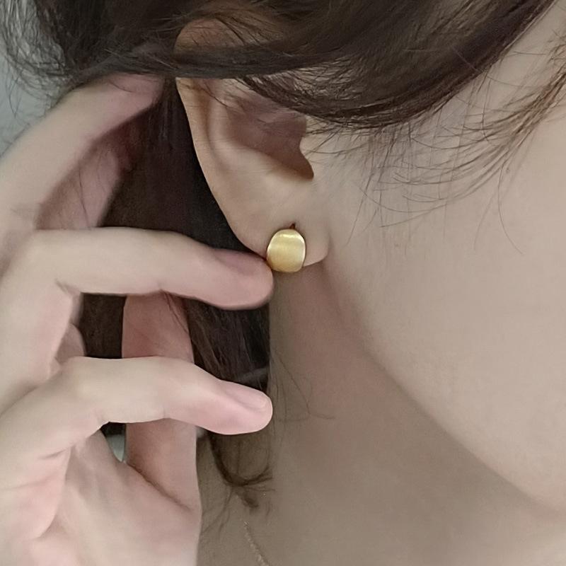 Earrings Heavy Industry Frosted Ear Buckles Exquisite Simple Niche Ins Design Premium Earrings Versatile Jewelry