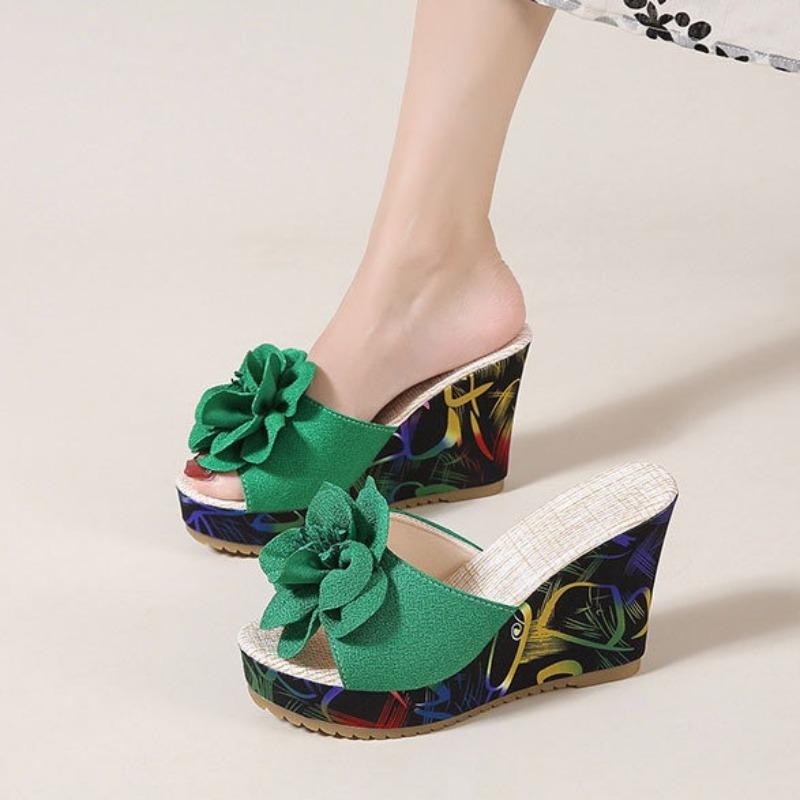 Ciabatte da donna con zeppa floreale taglie forti