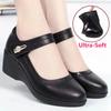 Zapatos Pequeños de Cuero Suave Suela Suave 2026 Primavera y Otoño Nuevos Antideslizantes Inclinados Zapatos de Seguimiento Zapatos Pequeños de Cuero Zapatos para Madres