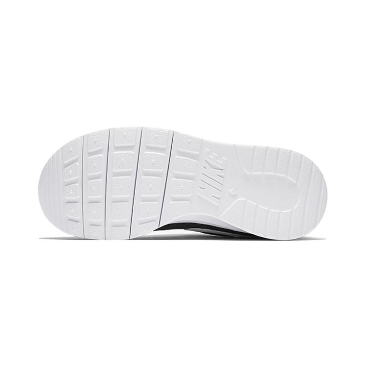 Nike Tanjun Low top Kids Lifestyle Shoes Black White Children Aged 3 7 Years Old 818382-011