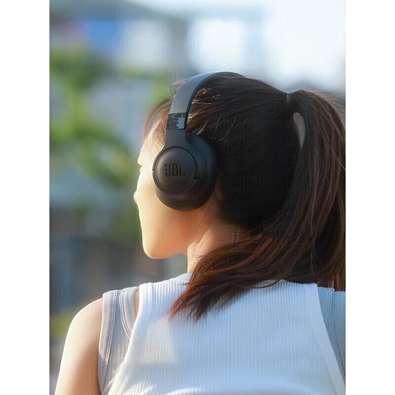 JBL TUNE 770NC Wireless Over-Ear Noise-Cancelling Headphones