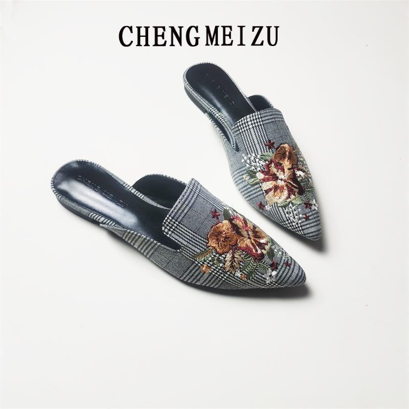Chengmei Foot New Flat-bottomed Slippers Embroidered Pointed Women's Shoes Retro Half Slippers Women