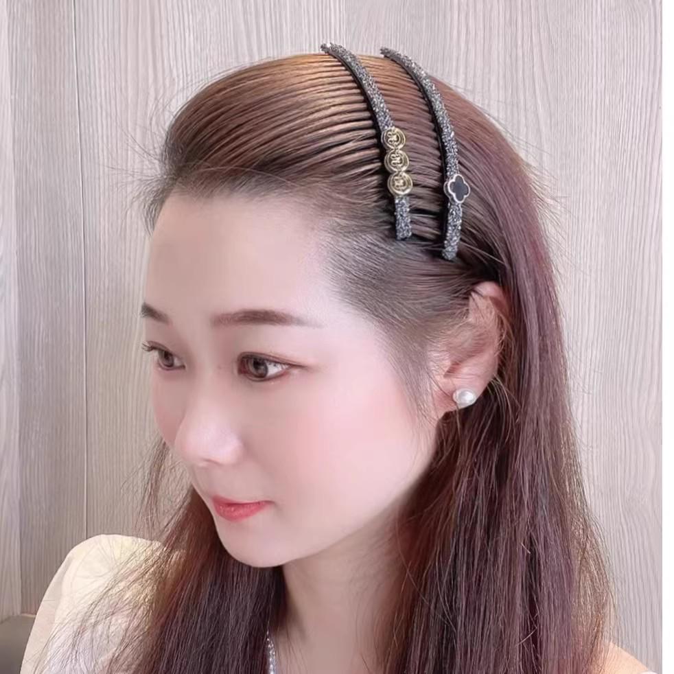 Skull Top Hair Styling Comb - Women's Bangs & Messy Hair Clip Accessory
