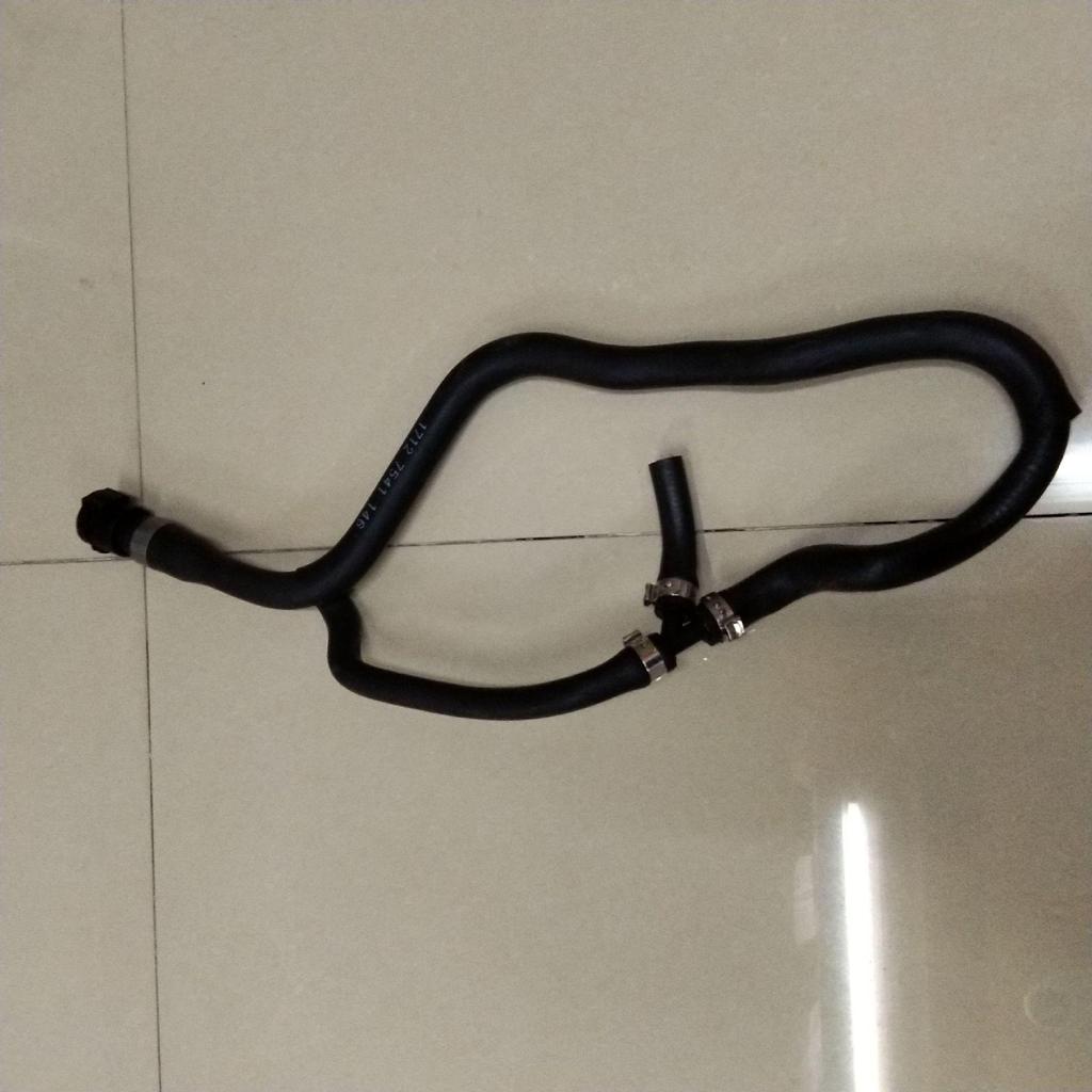 BMW E65/E66 Radiator/Water Tank Hose 17127541146