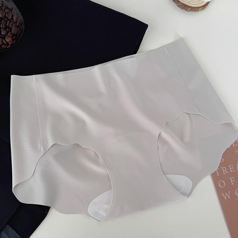 Seamless Mid Waist Plus Size Women Antibacterial Mulberry Silk Crotch Underwear