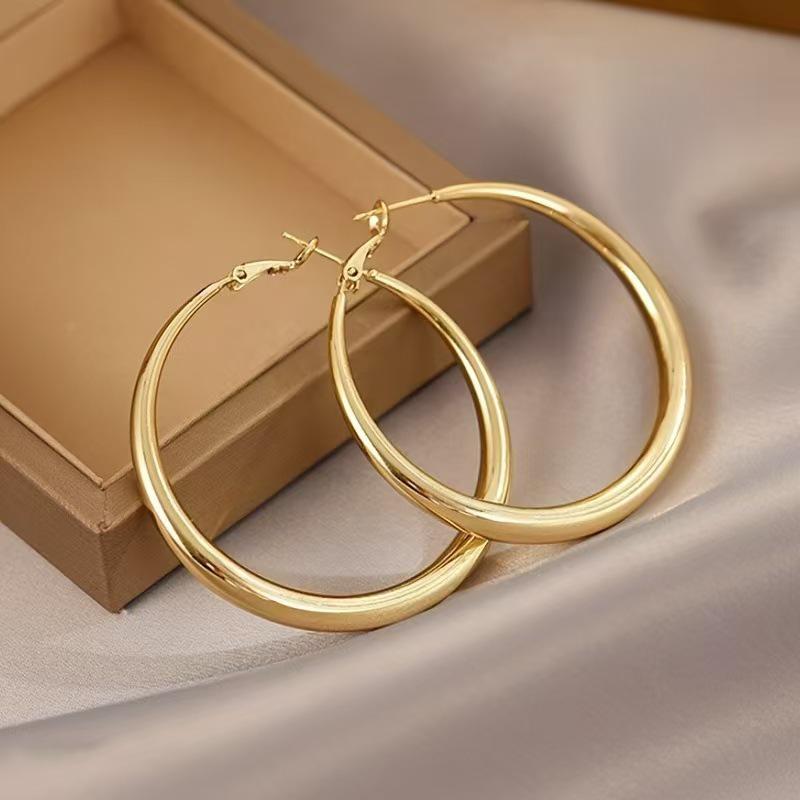 Vintage Gold-Plated Geometric Hoop Earrings in European and American Style