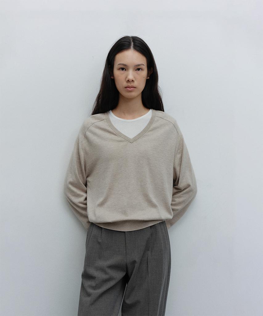 ANOTHER OFFICE WOMEN W. Peachskin V-Neck Pullover (Oatmeal)