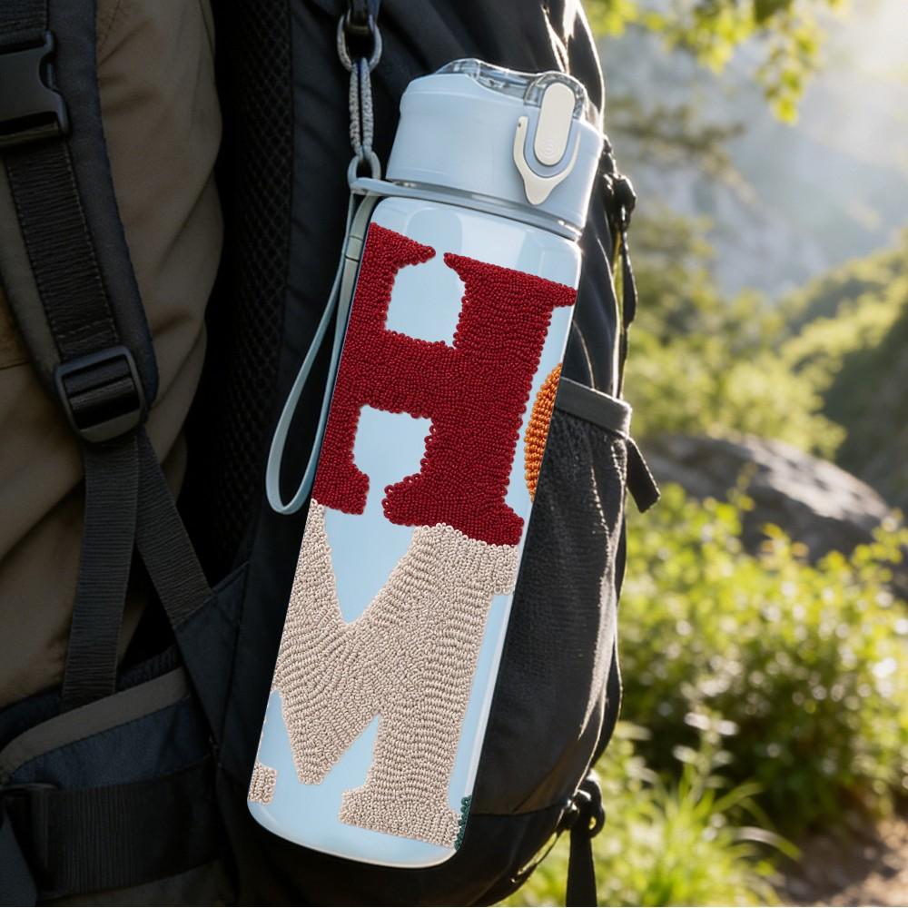 1PC Home Bold Retro Letter Pattern 750ml Color Plastic Sports Water Bottle Leakproof Flip Straw Lid Suitable for Sports Office Home Use