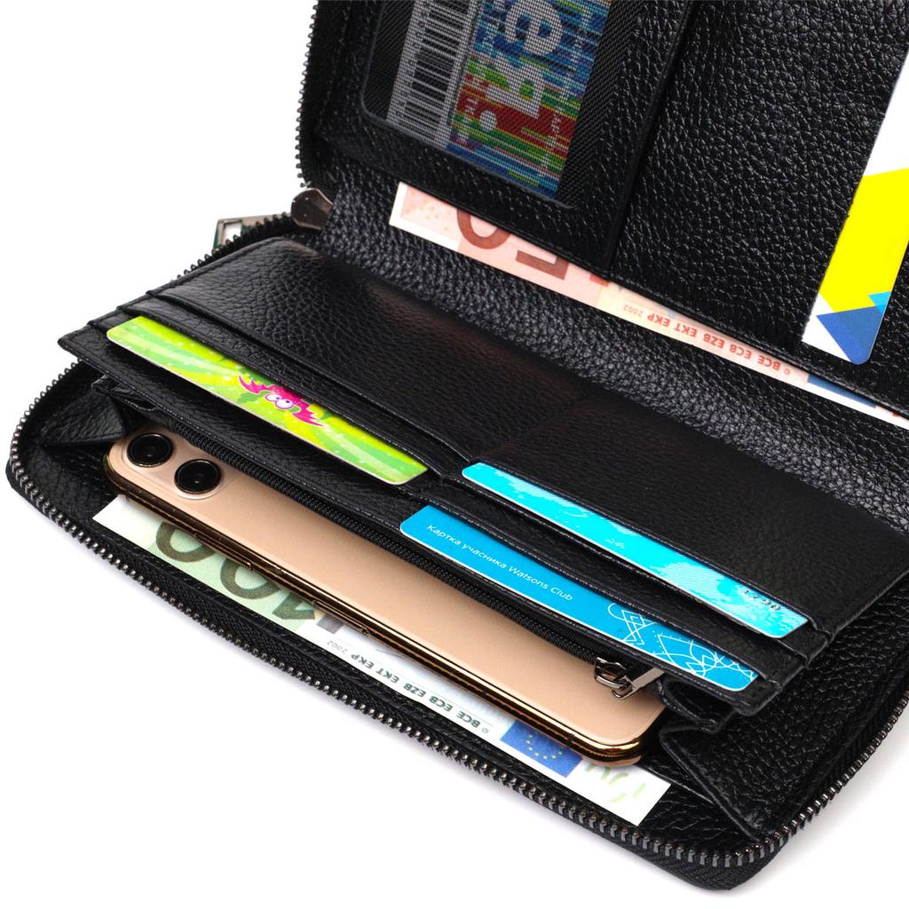 En solid herreclutch med ett rom laget av ekte skinn med krokodillepreging BOND-WALLET 22030 Black