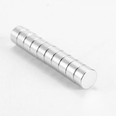 10ks tyčový kulatý válec Přenosná jednobarevná víceúčelová odolná magnetická lednice