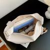 Nylon messenger women's bag winter new trend dumpling bag light sports fanny bag simple fashion shoulder armpit bag