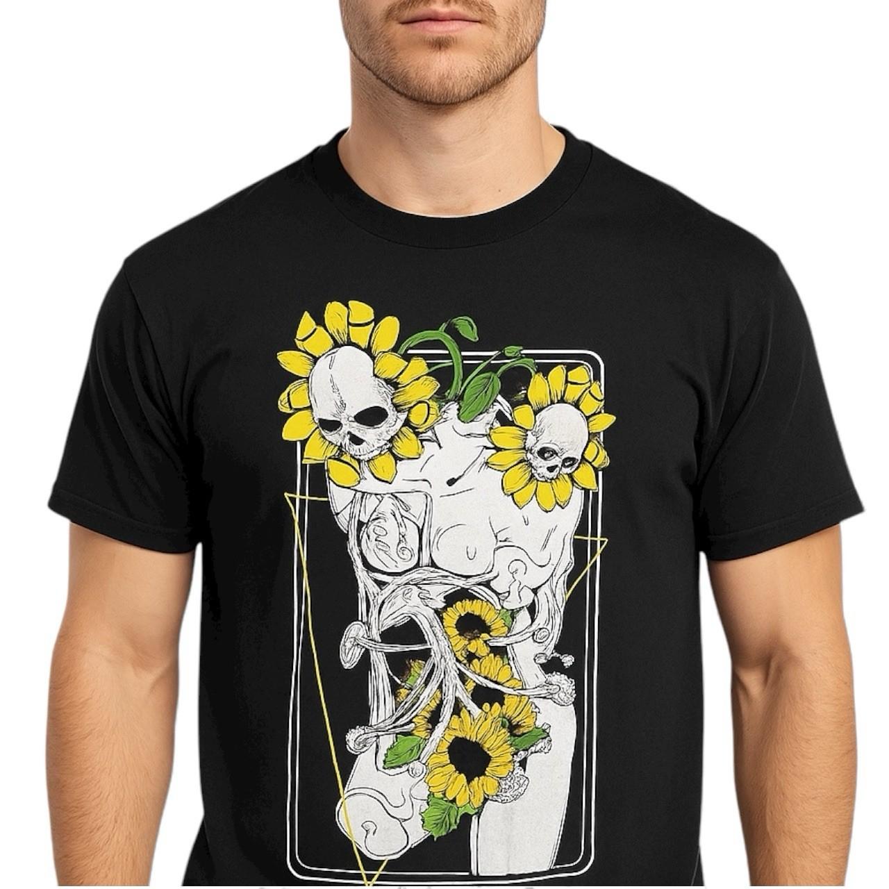 Threadless Men’s M Graphic Tee Skull Sunflower Alt Goth Grunge Indie Streetwear M
