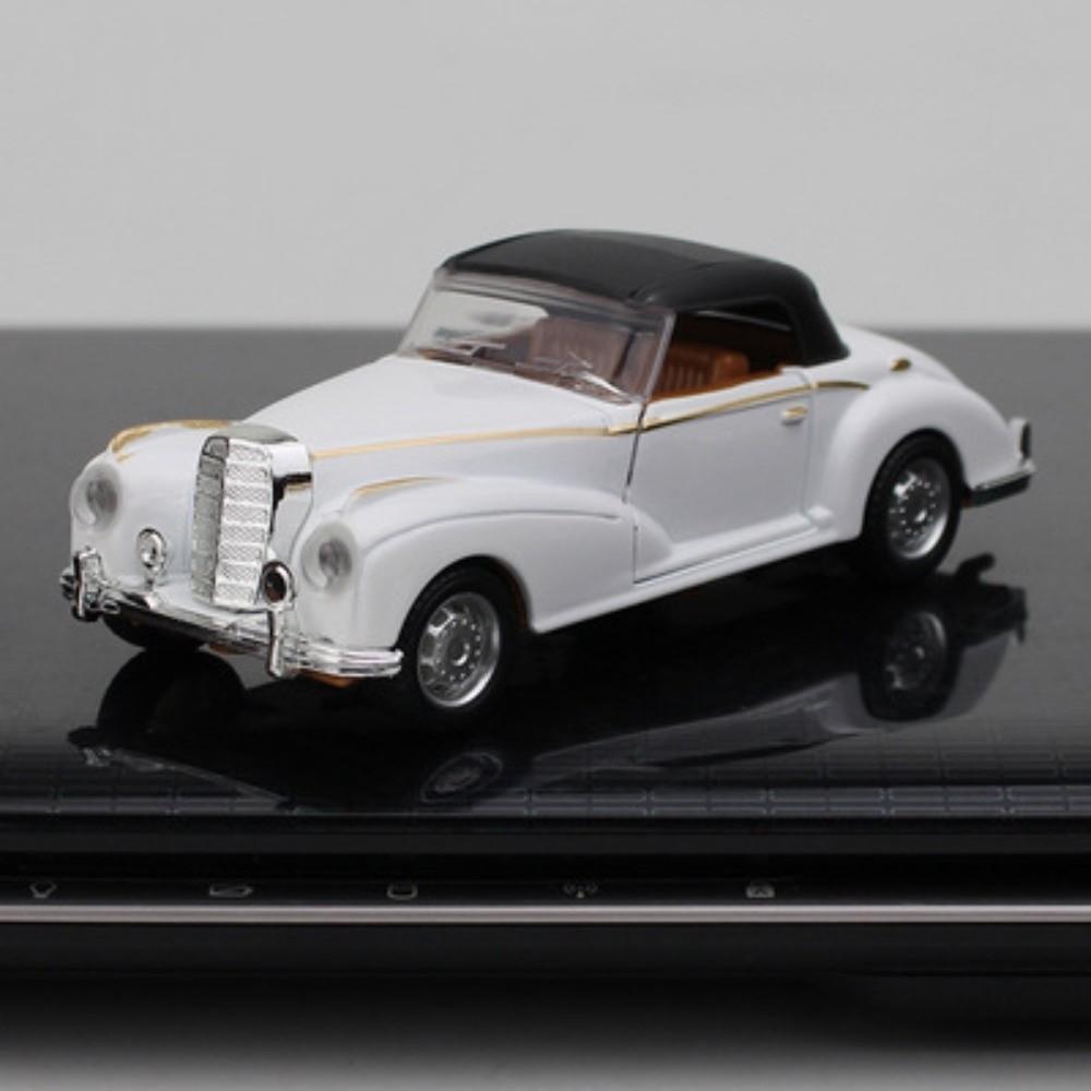 1:36 Mini Stimulation Alloy Classic Car Alloy Pull Back Retro Convertible Car Model Simulation Mini Vehicle Ornament