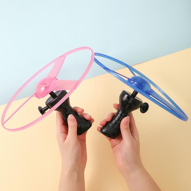 Lichtgevende Vliegende Schotel Speelgoed met Trekkoord - LED Verlichte Schijf Helikopter Lanceerder voor Plezier Buiten - Draaiend Vliegend Speelgoed voor Kinderen Cadeau