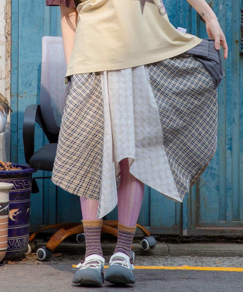 Lunakihu Wxsk016 Hirari Asymmetrical Check Skirt (Ivory/Charcoal)