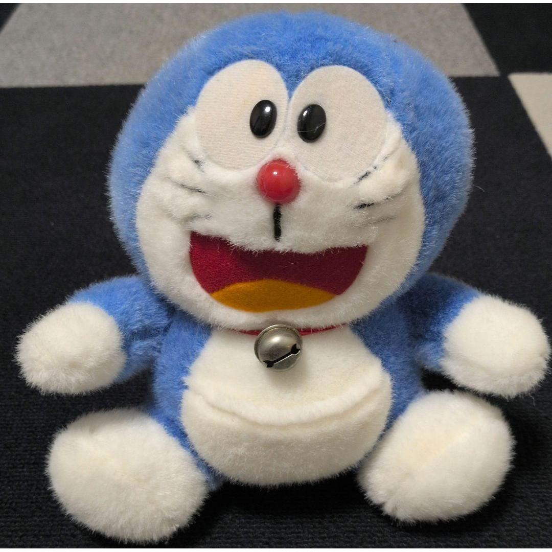 [Retro] Doraemon stuffed toy with bell (height approx. 20cm)