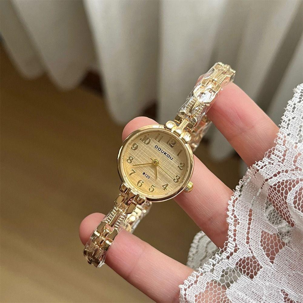 Bracelet Strap Quartz Watch Elegant Ladies Watch New Bracelet Watch for Women