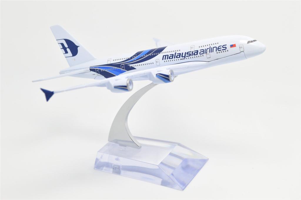 TANG DYNASTY 16cm Malaysia Airlines Airbus A380 Alloy Airplane Model Toy 1/400