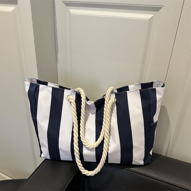 Lässige literarische Canvas-Tasche schlicht klein frisch gestreifte Handtasche modische kontrastfarbene Umhängetasche Damentasche