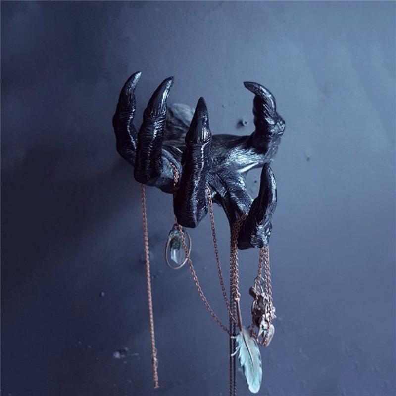 1pc-Black Resin Demon Claw Wall Hanger Halloween Party Decor Spooky 3D Hand Sculpture Wall Mounted Jewelry Holder Home Deco