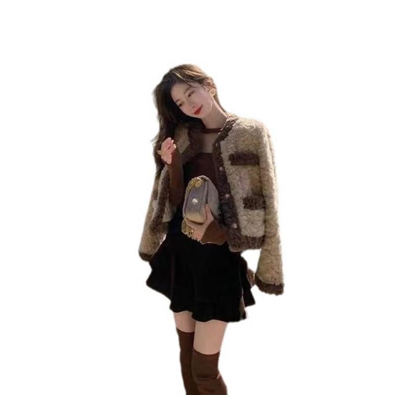 Пальто из овечьей шерсти женское осенне-зимнее новое короткое стильное шуба с небольшим — фото 5