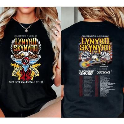 Apvalaus kaklo marškinėliai su Lynyrd Skynyrd 50-ojo turo kūrybišku - įkvėptu grafiniu dizainu, featuring music art, skirti Lynyrd Skynyrd gerbėjams