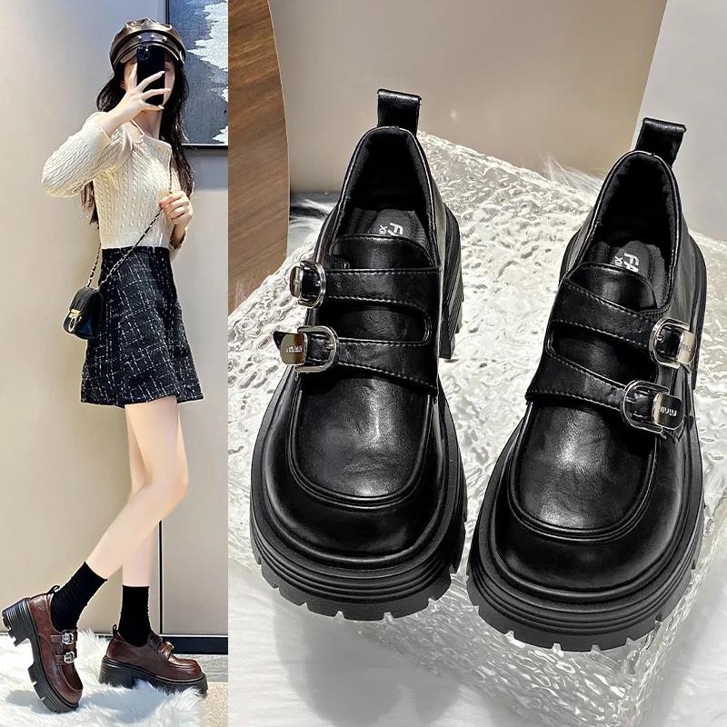 Spring and Autumn New Women's Casual Shoes Solid Color Buckle Medium Heel Shoes PU Upper Outdoor Fashionable Retro Zapatos Mujer