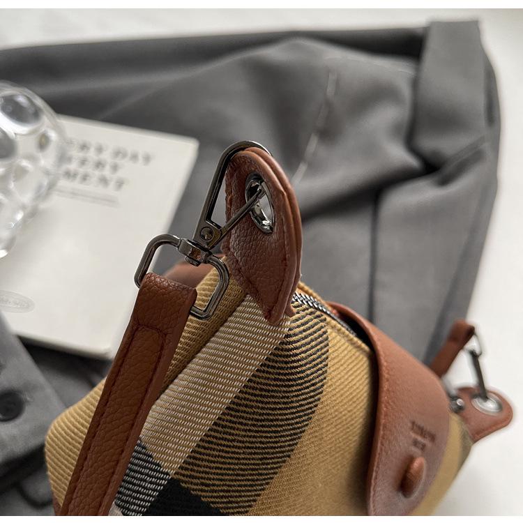 2024 Retro British Plaid Mini Crossbody Dumpling Bag