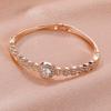 Bracciale versione coreana popolare per il pendolarismo quotidiano bracciale ad apertura a molla semplice bracciale femminile versatile alla moda personalizzato semplice
