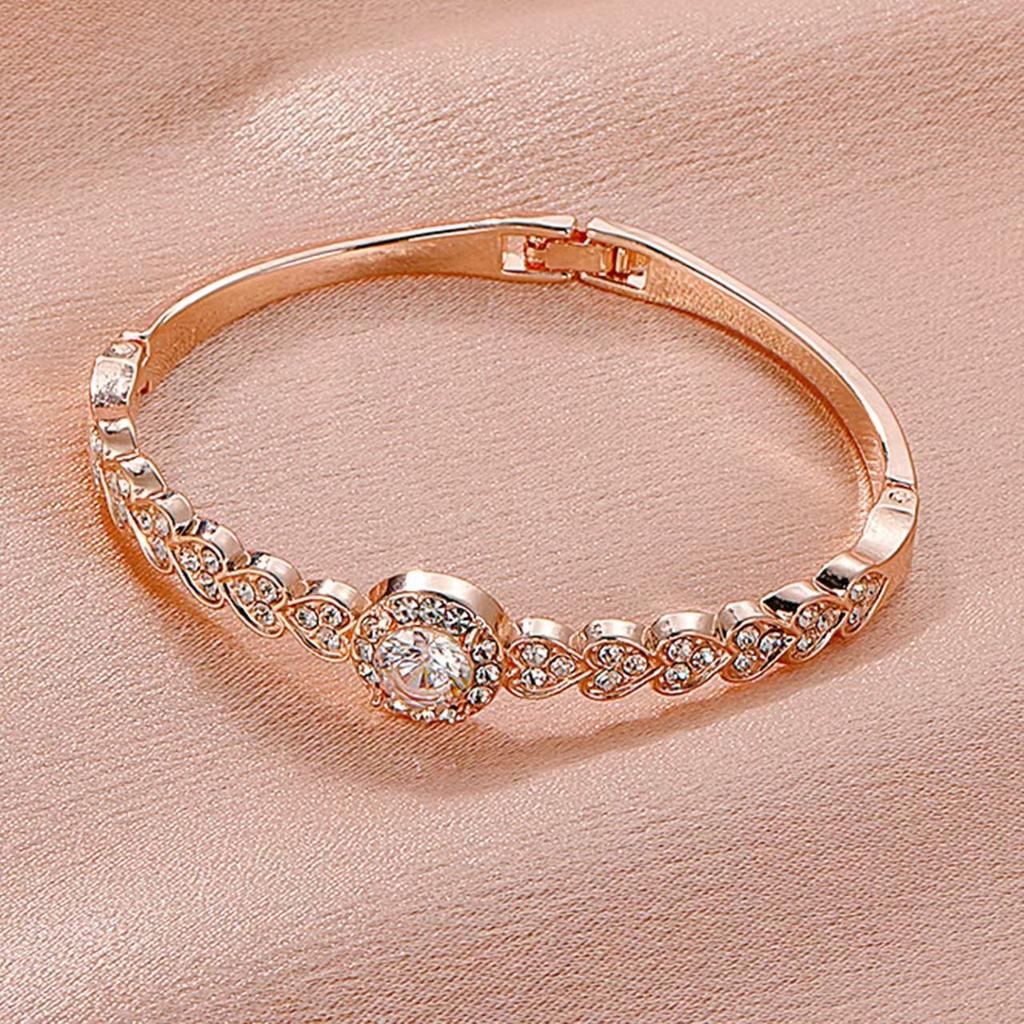 Bracciale versione coreana popolare per il pendolarismo quotidiano bracciale ad apertura a molla semplice bracciale femminile versatile alla moda personalizzato semplice