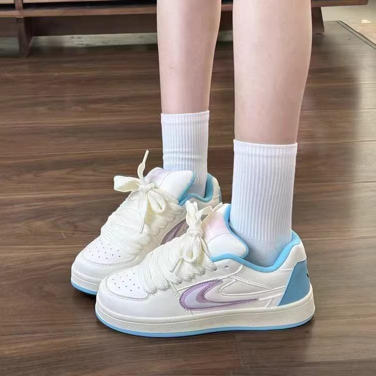 2025 New Spring Dopamine Versatile Platform Bread Shoes Ins Super Fire High Value Street Shot Student Board Shoes Women